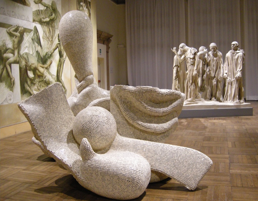 venezia-Tony-Cragg-Ca-Pesaro-secretions-2005-1024x799