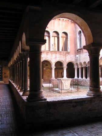 chiostro_san_apollonia