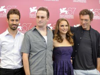 black-swan-cast_15733379_344x258