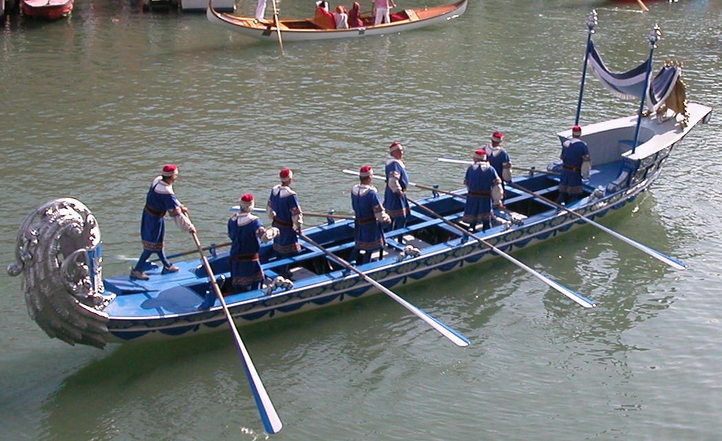 Venezia_-_Regata_Storica_-_Corteo_03